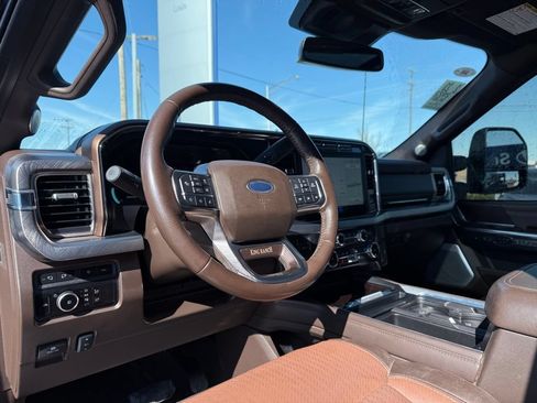 Used 2023 Ford F250 King Ranch w/ FX4 Off-Road Package AWD/4WD image 10