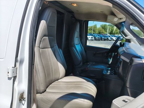 Used 2020 Chevrolet Express 2500 w/ Driver Convenience Package RWD image 7