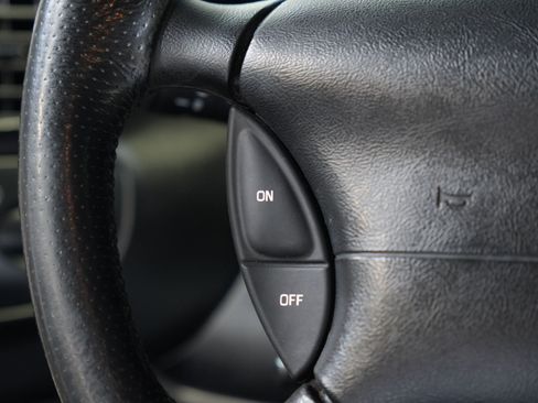 Used 2004 Ford F150 Lightning RWD image 32