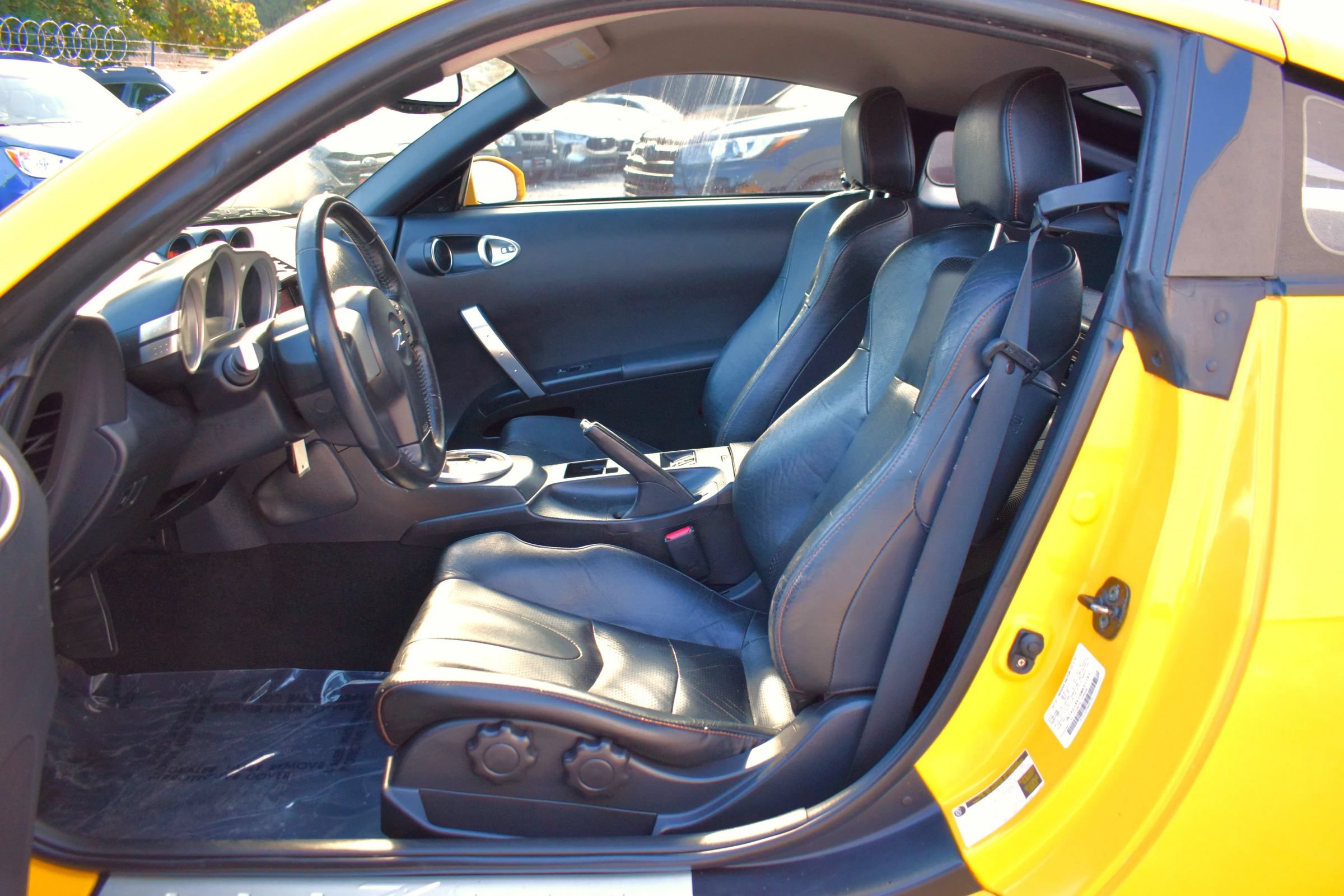 Used 2005 Nissan 350Z Touring w/ (N93) Cargo Convenience Pkg RWD image 10