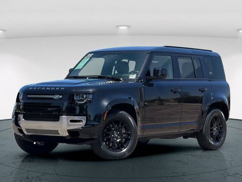 Used 2023 Land Rover Defender 110 SE AWD/4WD image 2