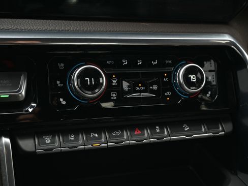 Used 2025 GMC Sierra 2500 Denali w/ Technology Package image 21