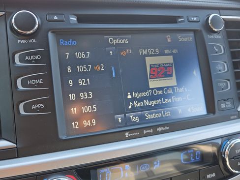Used 2017 Toyota Highlander SE AWD/4WD image 22