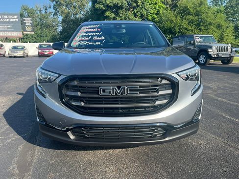 Used 2021 GMC Terrain SLE w/ Driver Convenience Package image 4