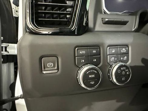 Used 2024 GMC Sierra 1500 AT4X AWD/4WD image 18