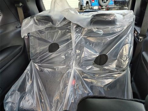 New 2025 Jeep Grand Cherokee L Altitude image 33