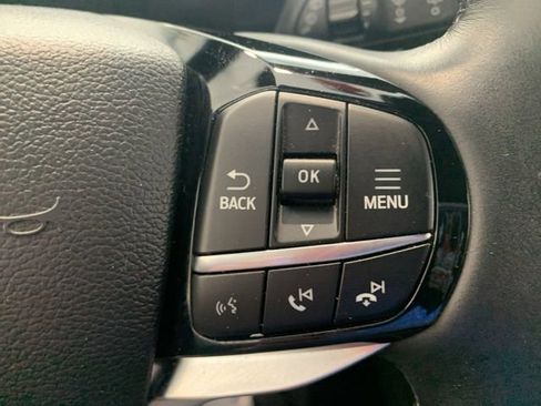 Used 2023 Ford Explorer Platinum w/ Technology Package AWD/4WD image 18