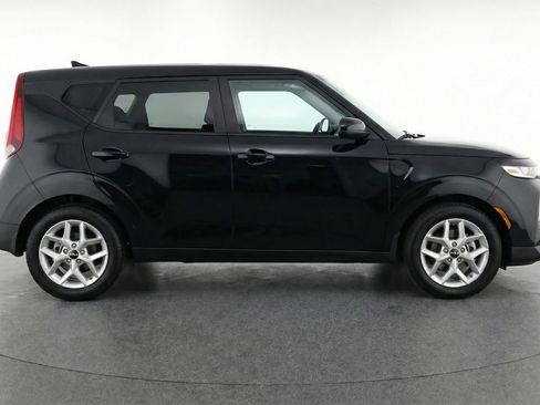 Used 2025 Kia Soul LX w/ LX Technology Package image 11
