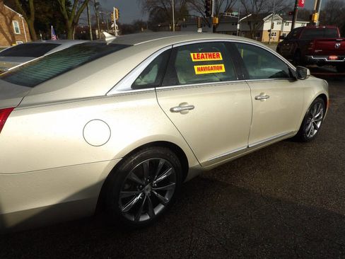 Used 2013 Cadillac XTS Luxury image 3