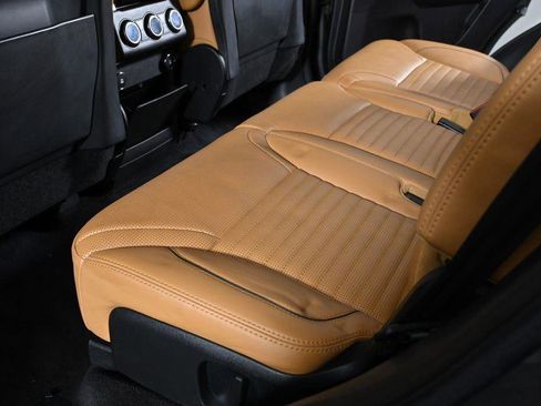 Used 2019 Land Rover Discovery HSE image 27