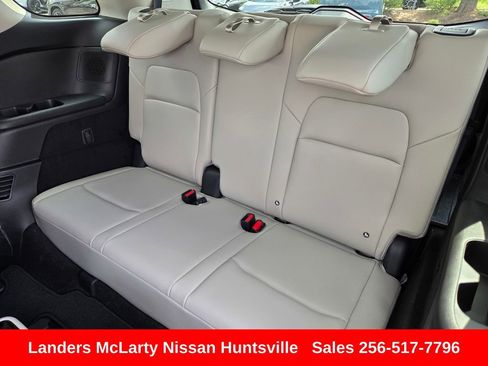 Used 2025 Nissan Pathfinder SL w/ SL Premium Package FWD image 14