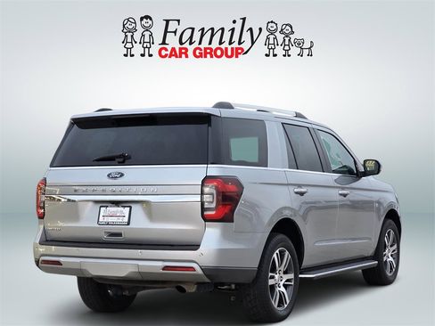Used 2023 Ford Expedition Limited image 4