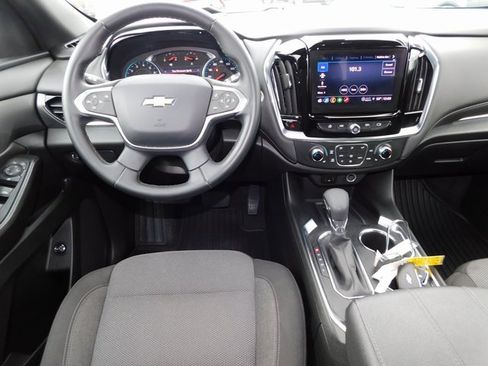 Used 2023 Chevrolet Traverse LT image 16