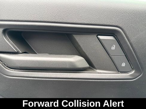 Used 2025 Chevrolet Colorado W/T image 15