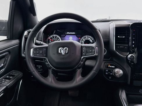 Used 2025 RAM 1500 Laramie AWD/4WD image 18