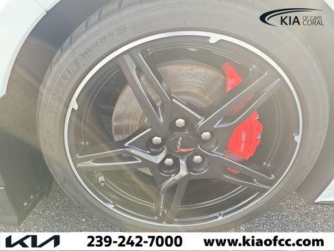 Used 2022 Chevrolet Corvette Stingray Premium Conv w/ Z51 Performance Package RWD image 4