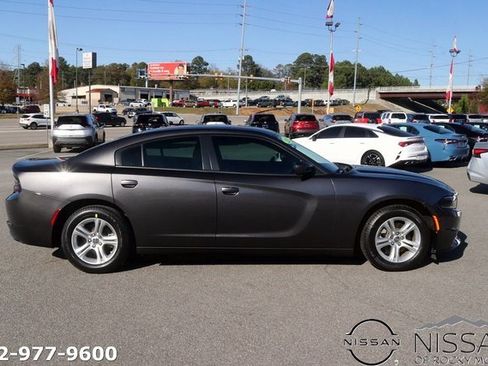Used 2022 Dodge Charger SXT image 4