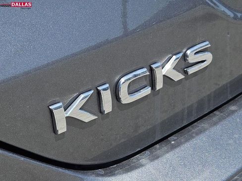New 2025 Nissan Kicks Play S image 9