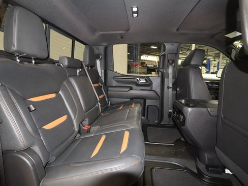 Used 2025 GMC Sierra 1500 AT4 w/ AT4 Premium Package AWD/4WD image 27