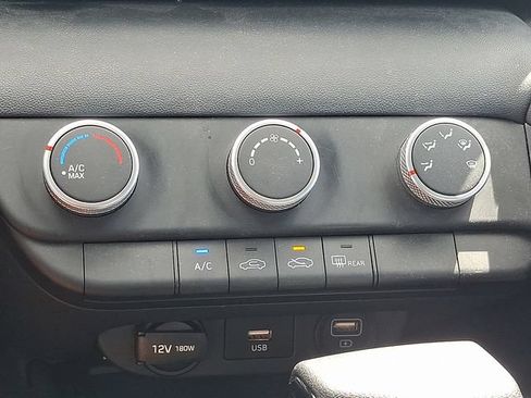 Certified 2022 Hyundai Elantra SE FWD image 15