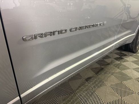 Used 2023 Jeep Grand Cherokee L Overland AWD/4WD image 19