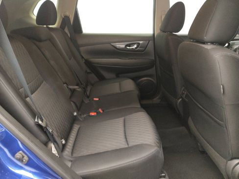 Used 2018 Nissan Rogue SV image 19