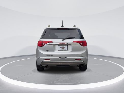 Used 2017 GMC Acadia Denali w/ Technology Package FWD image 6