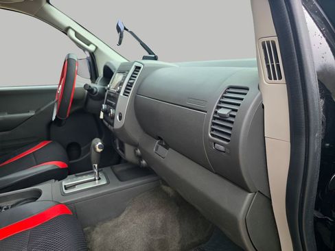 Used 2016 Nissan Frontier Desert Runner image 11