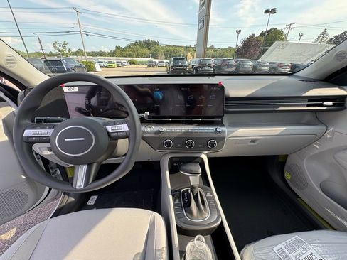 New 2026 Hyundai Kona SE image 12