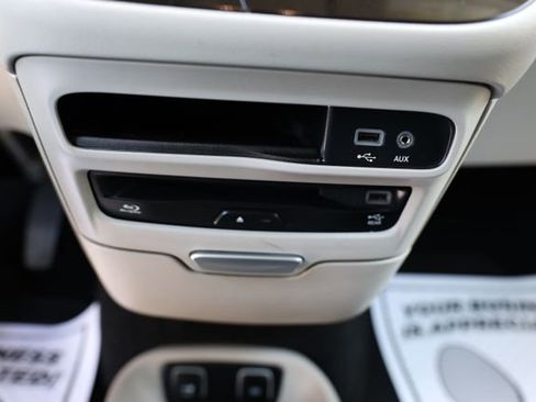 Used 2019 Chrysler Pacifica Touring-L Plus w/ Advanced Safetytec Group FWD image 30