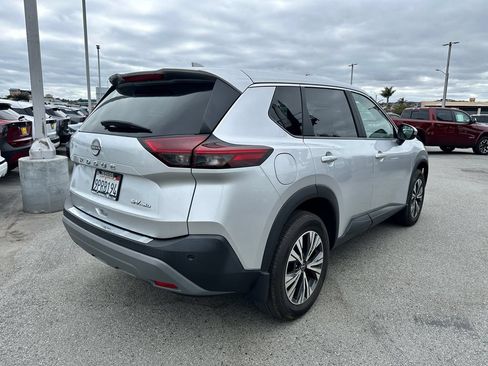 Used 2023 Nissan Rogue SV AWD/4WD image 7