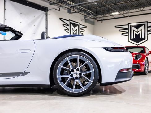 Used 2026 Porsche 911 Carrera T RWD image 18