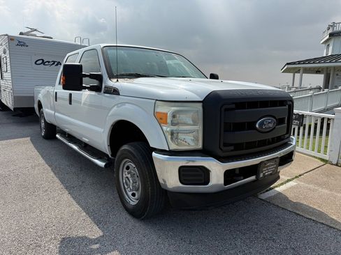 Used 2015 Ford F250 XL w/ Power Equipment Group image 3