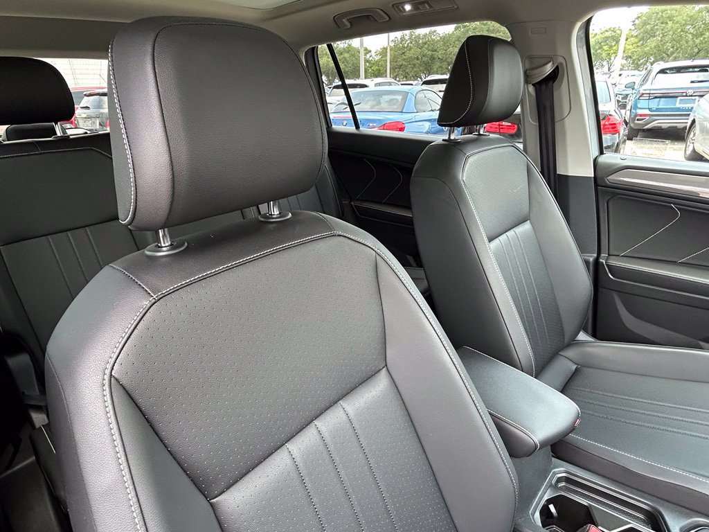 Certified 2023 Volkswagen Tiguan SE w/ Panoramic Sunroof Package FWD image 44
