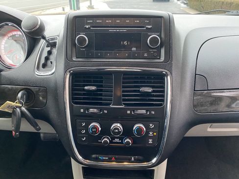 Used 2014 Dodge Grand Caravan SE w/ Quick Order Package 29E SE image 17