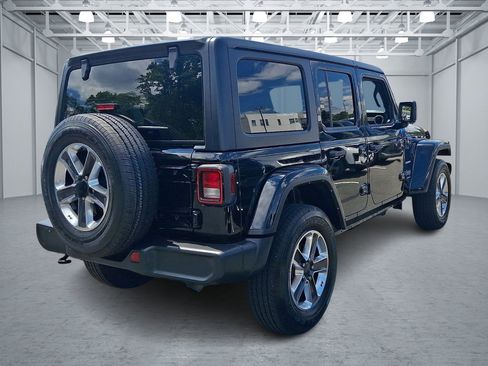 Used 2023 Jeep Wrangler Unlimited Sahara w/ Cold Weather Group AWD/4WD image 5