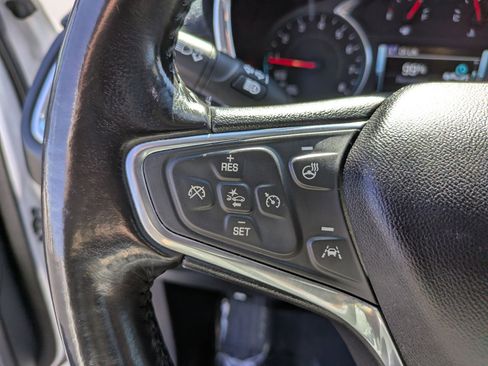 Used 2018 Chevrolet Equinox Premier image 18