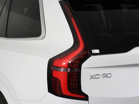 New 2026 Volvo XC90 B6 Ultra w/ Protection Package image 15