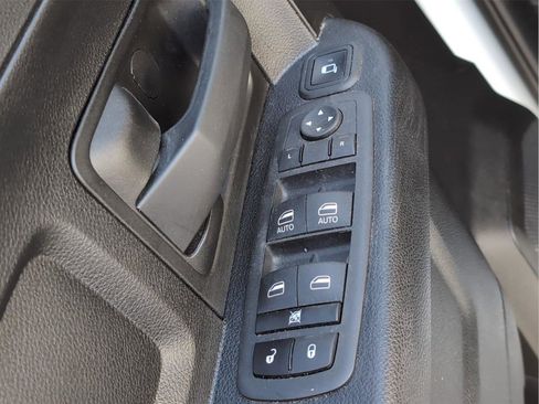 Used 2024 RAM 2500 Tradesman w/ Chrome Appearance Group image 16