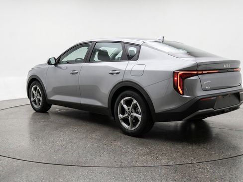 Used 2025 Kia K4 FWD image 6