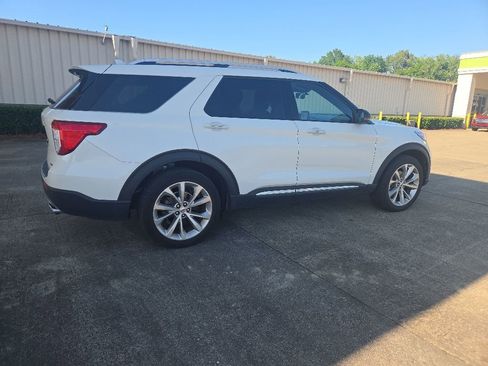 Used 2023 Ford Explorer Platinum w/ Technology Package AWD/4WD image 8