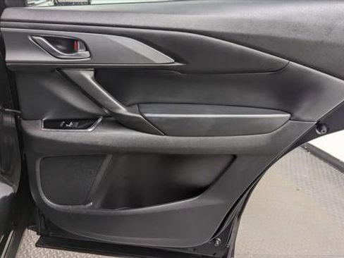 Used 2022 MAZDA CX-9 Touring image 21