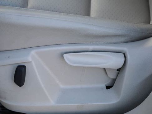 Used 2017 Volkswagen Tiguan S image 18