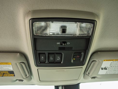 Used 2022 Toyota 4Runner SR5 AWD/4WD image 19
