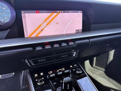 Used 2020 Porsche 911 Carrera image 18