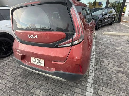 Used 2024 Kia Soul LX FWD image 13