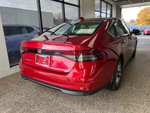 Used 2024 Honda Accord EX image 2