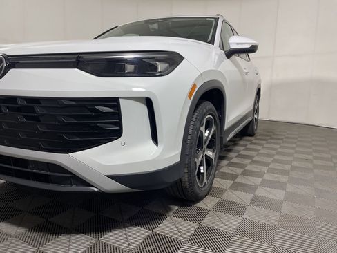 New 2026 Volkswagen Tiguan SE image 26