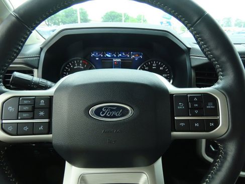 Certified 2024 Ford Expedition XLT image 28