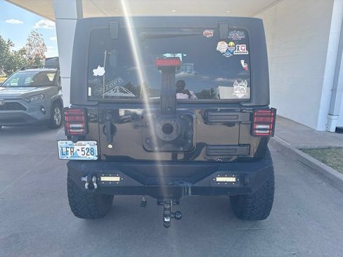 Used 2018 Jeep Wrangler Unlimited Sahara w/ Max Tow Package AWD/4WD image 7